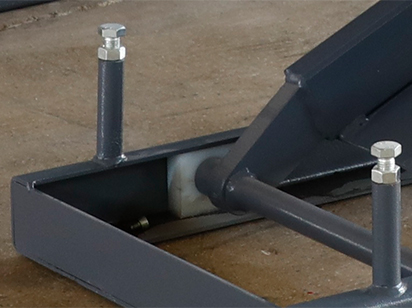 Extra-large wear-resistant sliding blocks.
