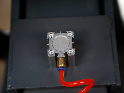 Mechanical lock with safety pneumatic lock, dual safety protection.