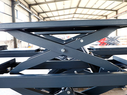 The scissor arms are made of 25mm solid manganese steel, not hollow tubes.