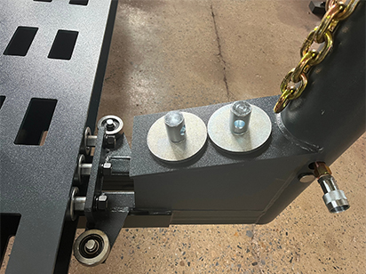Ring platform, to ensure hydraulic towers can moved freely alongside platform and turn360°as operating